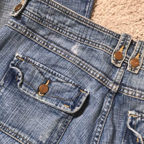 Distressed Jeans - Picture 4 of 5